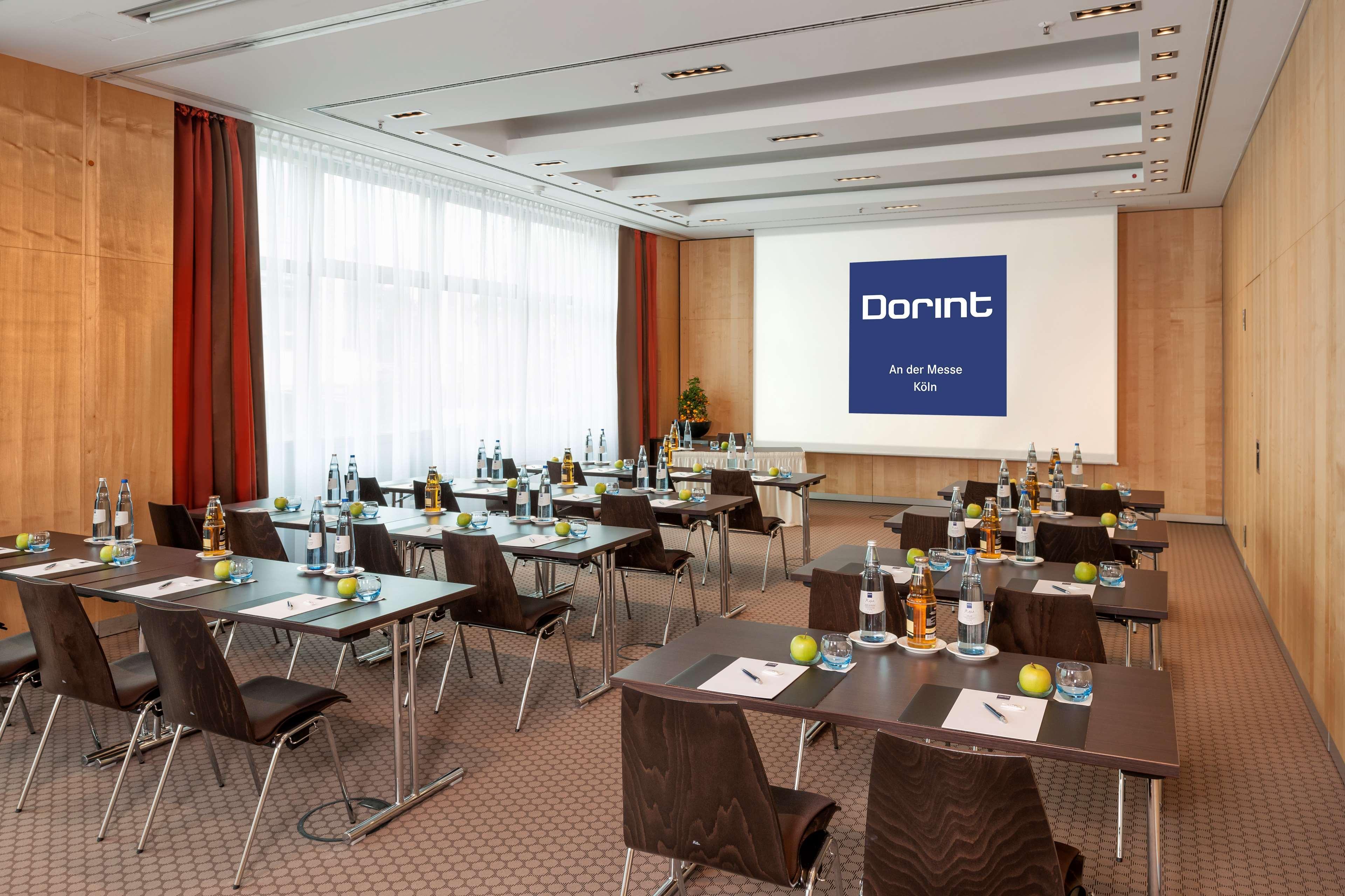 Отель Dorint An Der Messe Koeln Экстерьер фото
