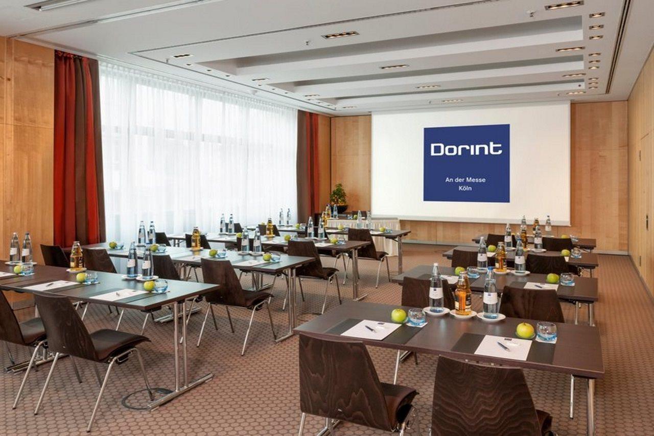 Отель Dorint An Der Messe Koeln Экстерьер фото